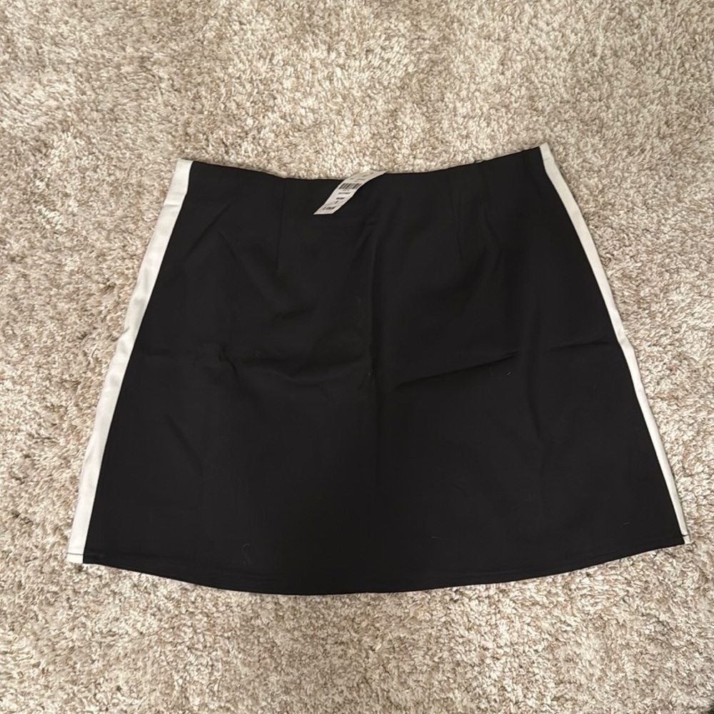LF Mini Skirt 🖤🤍
